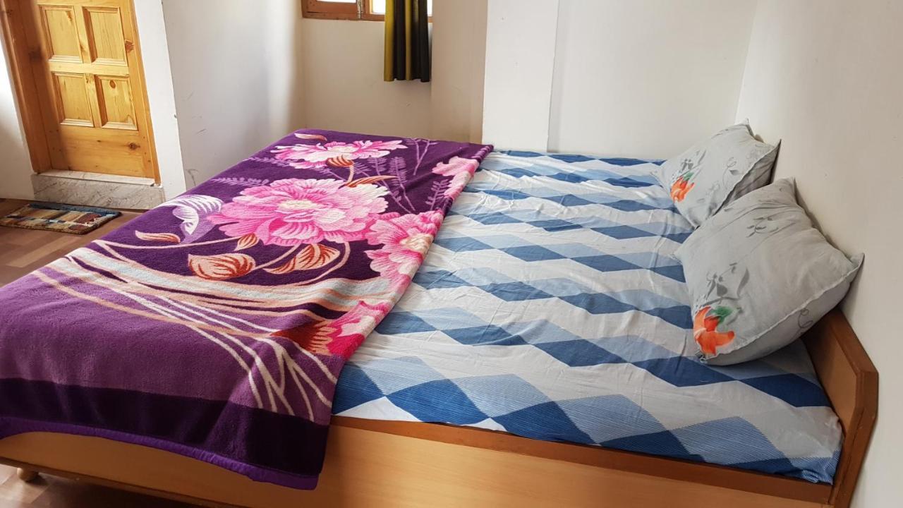 Sunface Homestay Манали Экстерьер фото