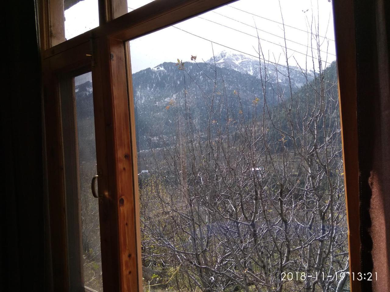 Sunface Homestay Манали Экстерьер фото