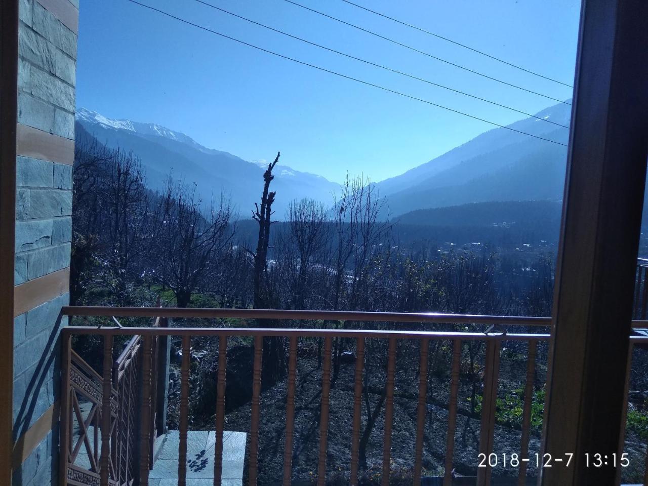 Sunface Homestay Манали Экстерьер фото
