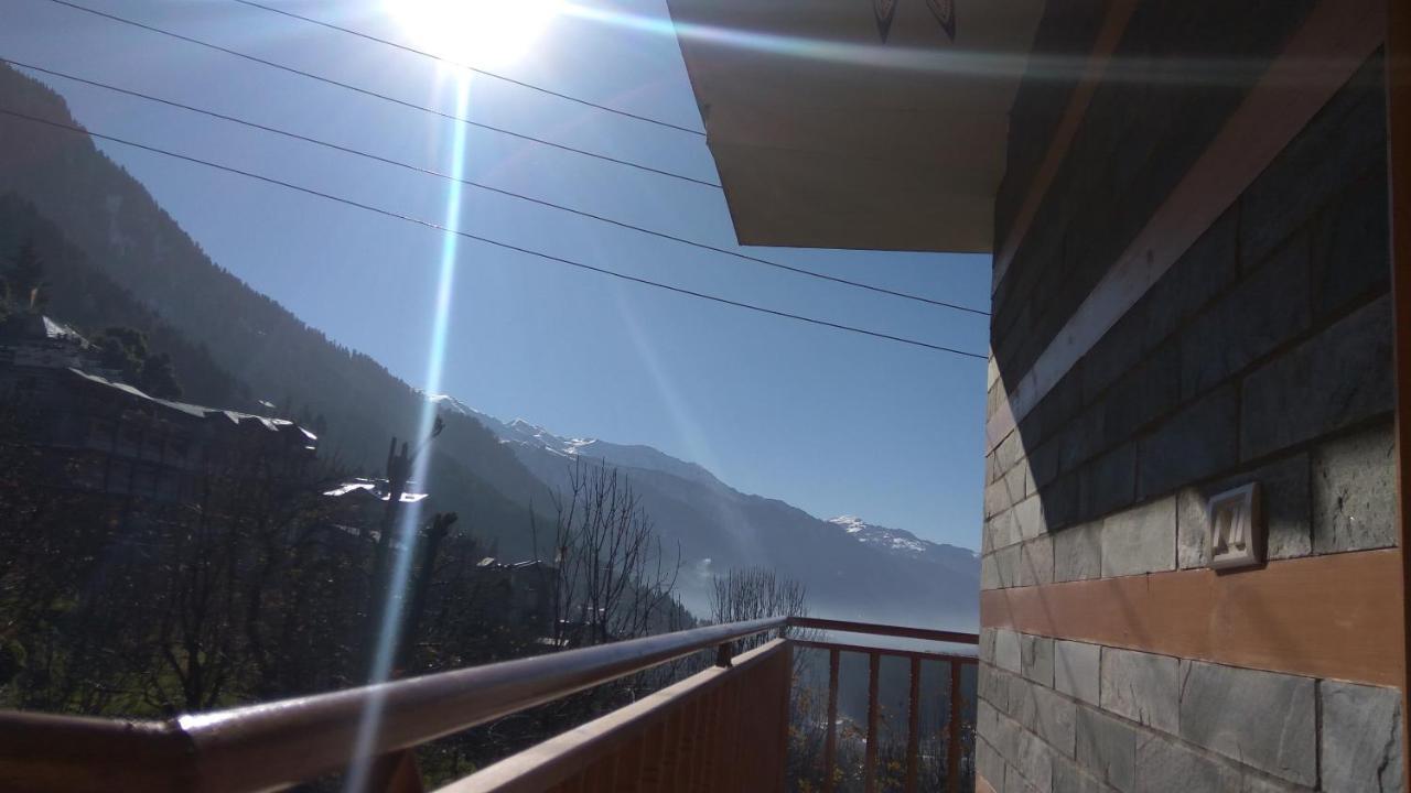 Sunface Homestay Манали Экстерьер фото