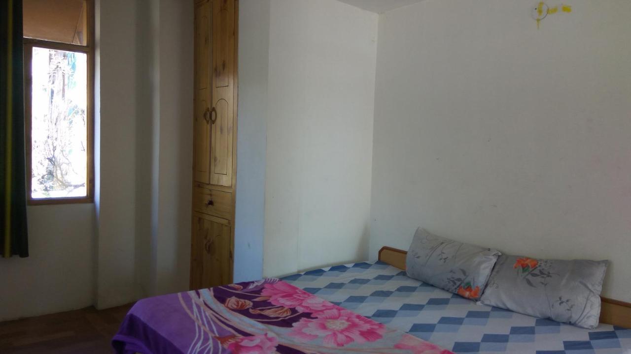 Sunface Homestay Манали Экстерьер фото