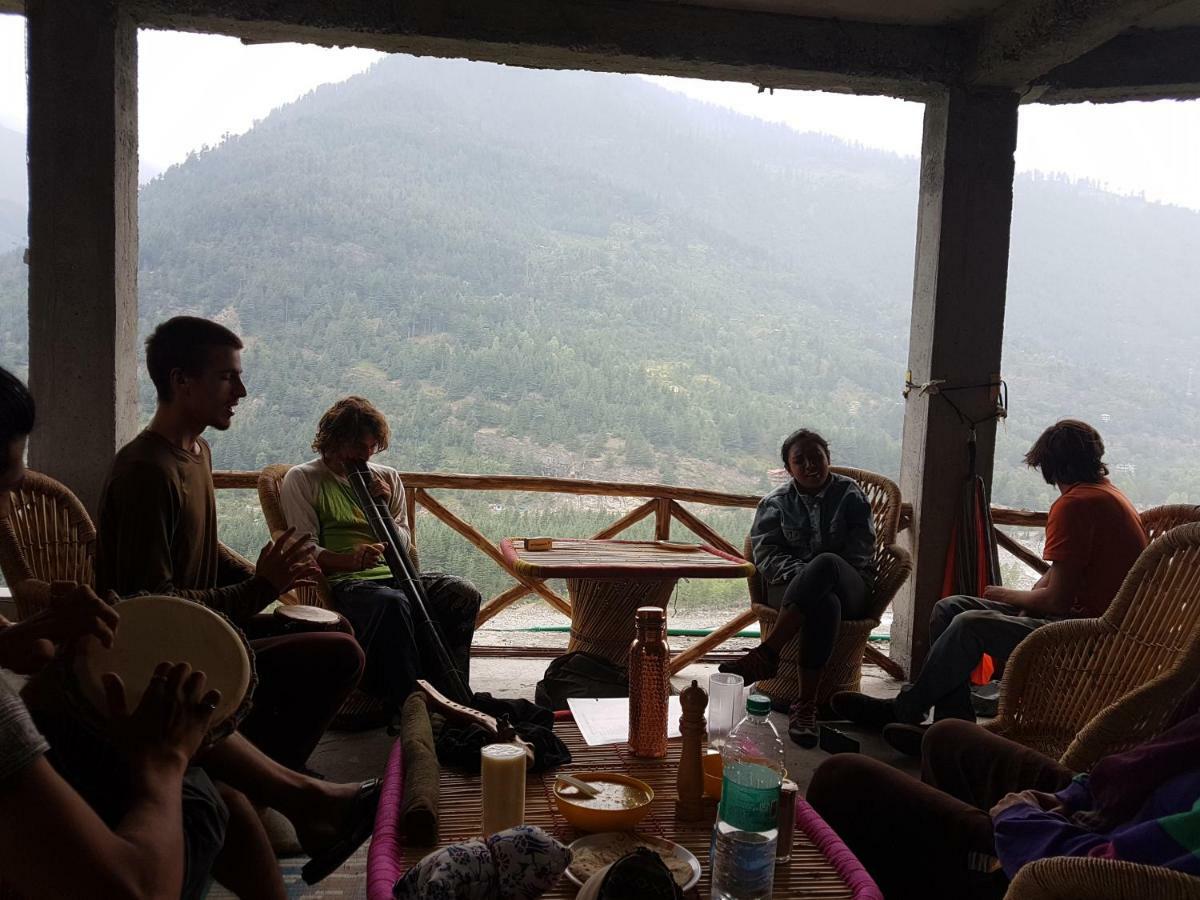 Sunface Homestay Манали Экстерьер фото