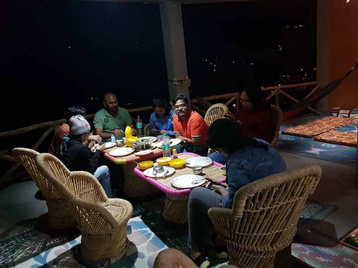 Sunface Homestay Манали Экстерьер фото